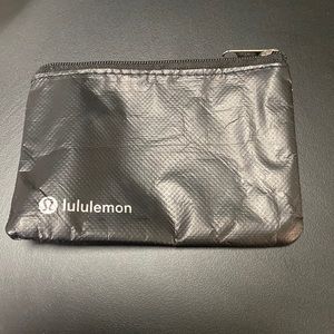 lululemon change wallet